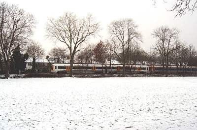 Snow in Ladywell Park - 24 Feb 2005