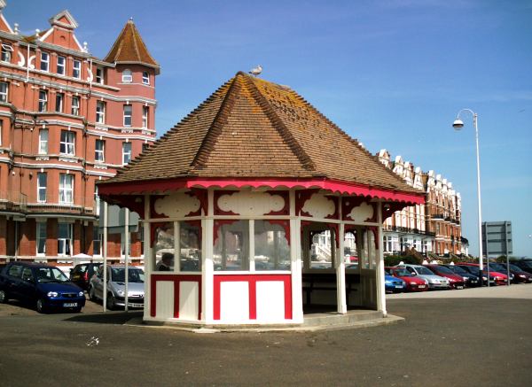 Elegant shelter on the sea front