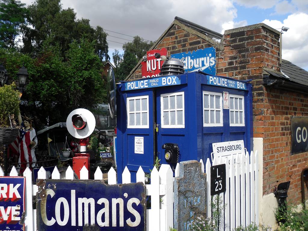 Tardis at Ongar station - 17th July 2010