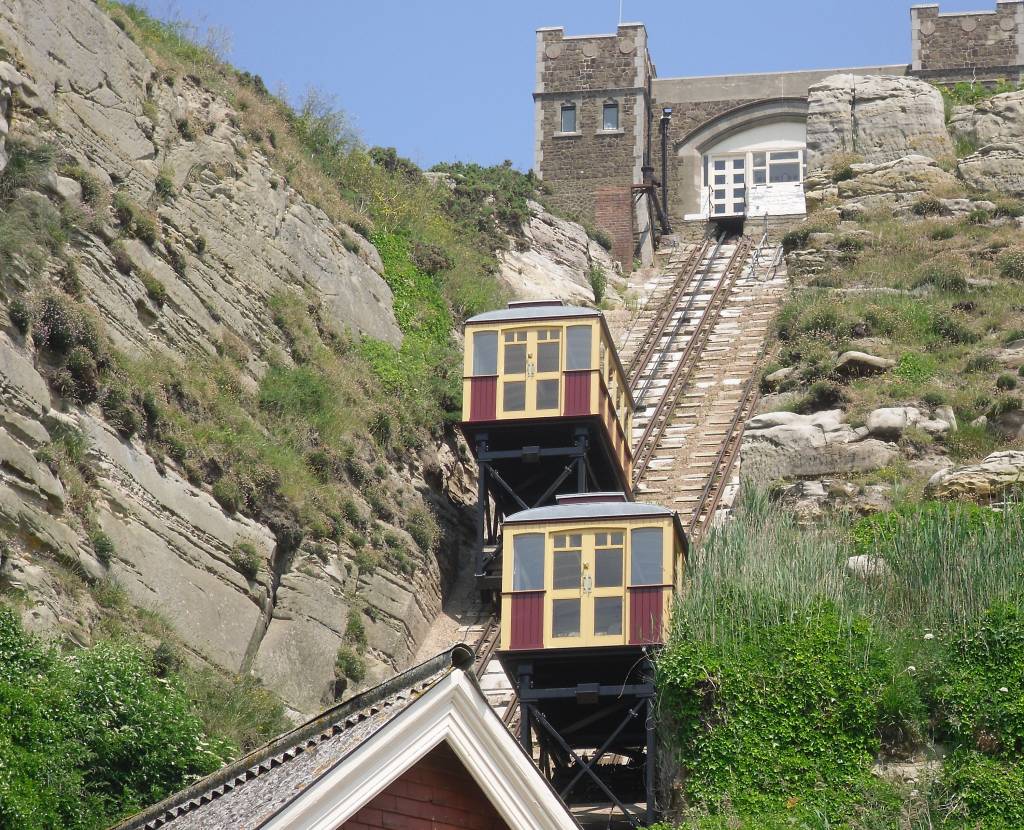 Two cars pass on the Hastings East Hill Lift