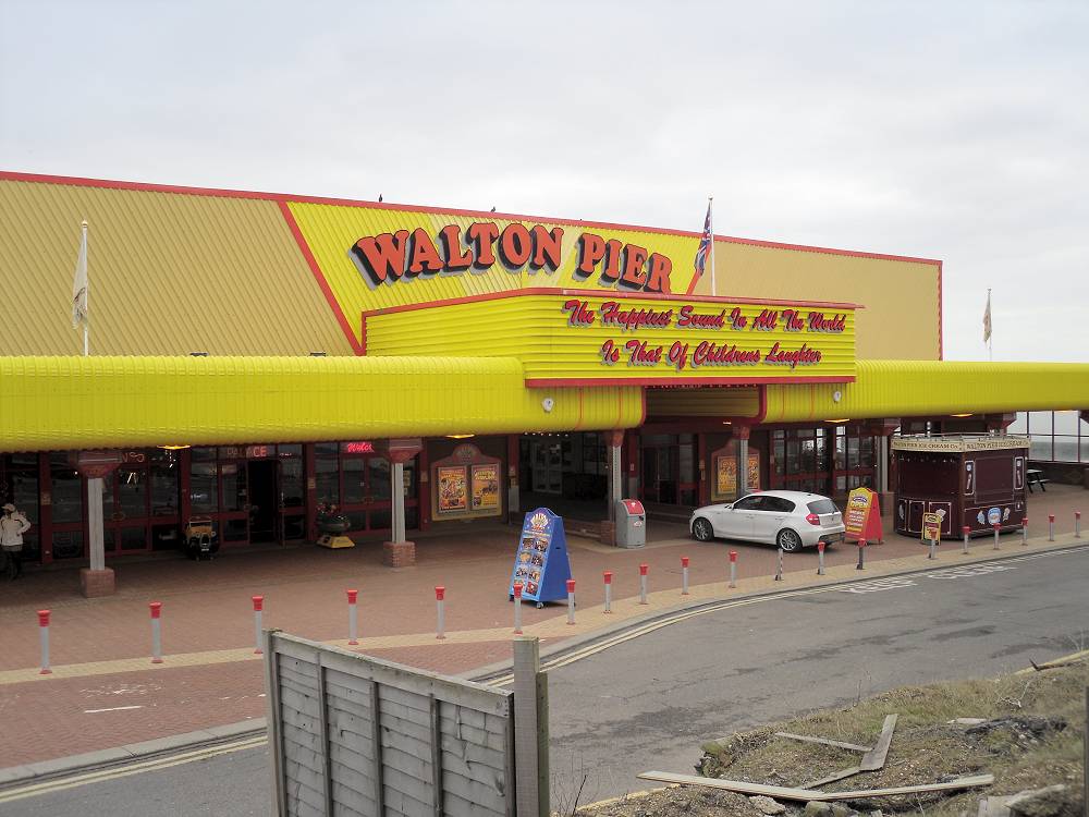 Walton-On-The-Naze pier entrance