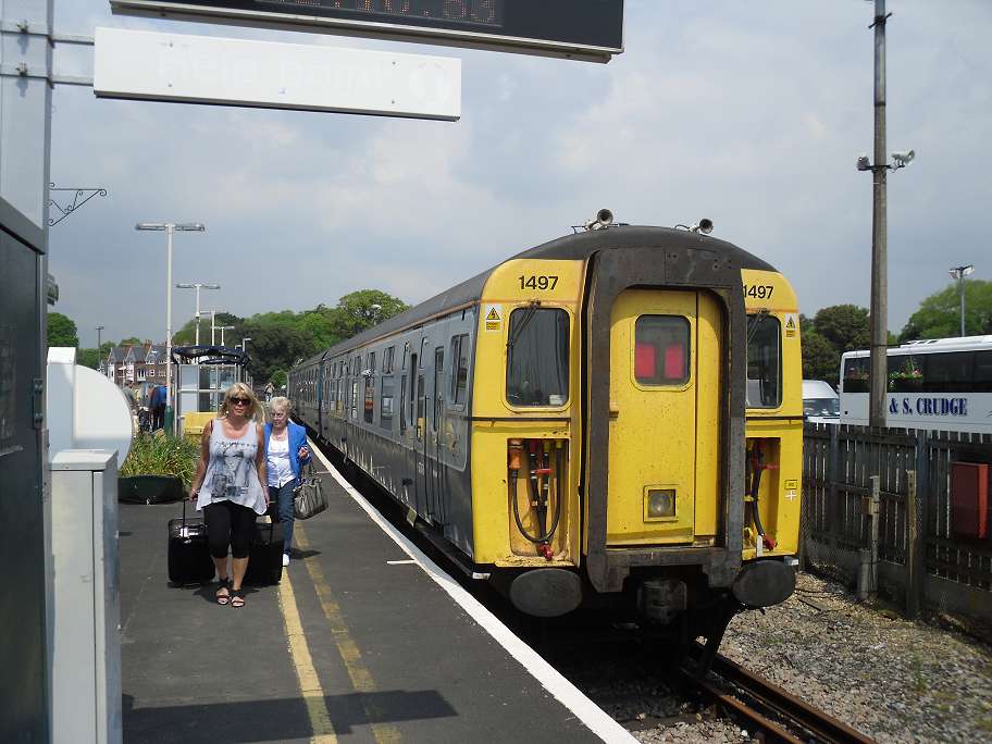 CIG 1497 at Lymington Pier Station