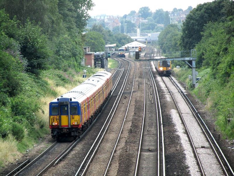 view down the line to Earlsfield station