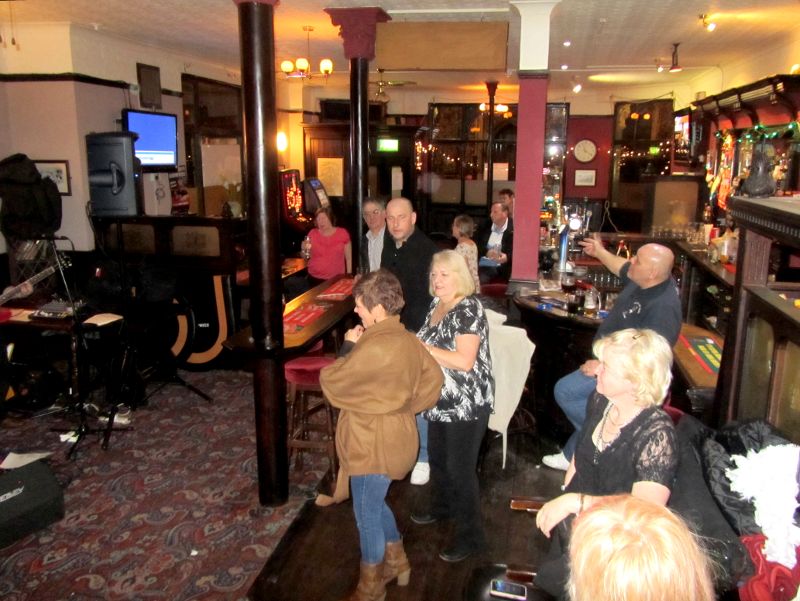 a quiet night at The Crown in Greenwich