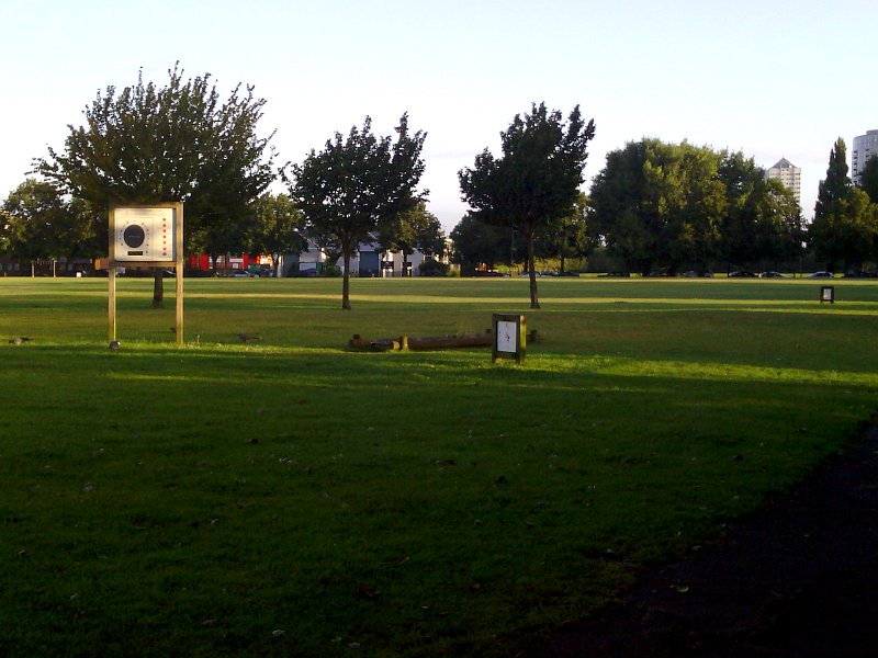 St Georges Park, Earlsfield in the early light of dawn