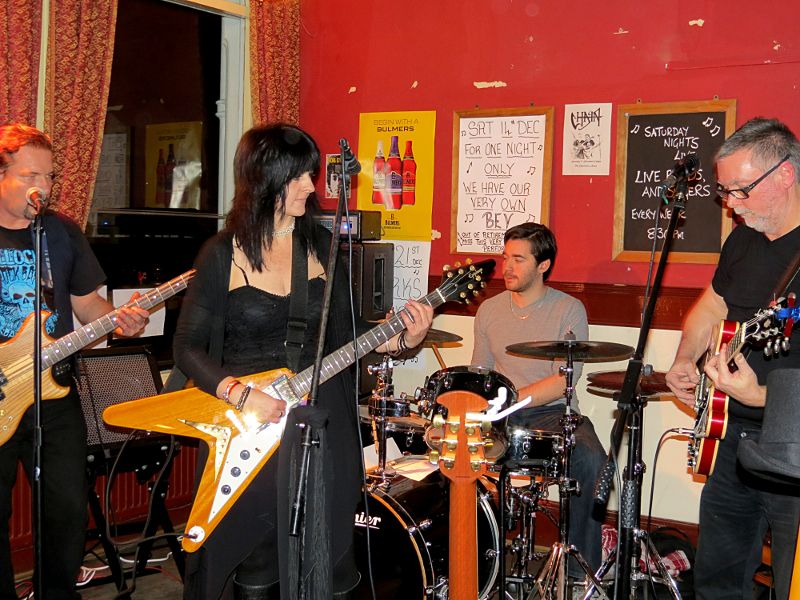 Jo Corteen and the debut performance of her Flying V guitar