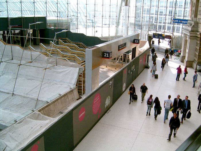 new entrance way to Waterloo platforms 21 and
                  22 seen from the balcony