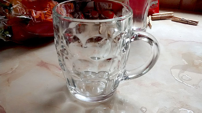 very poor picture
                            of a proper dimpled beer glass