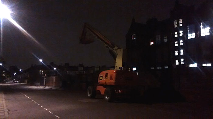 travelling crane parked
                  overnight with no lights or reflectors