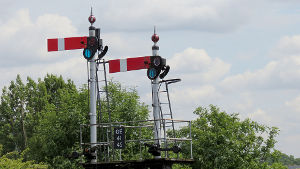 Semaphore signals at Greenford