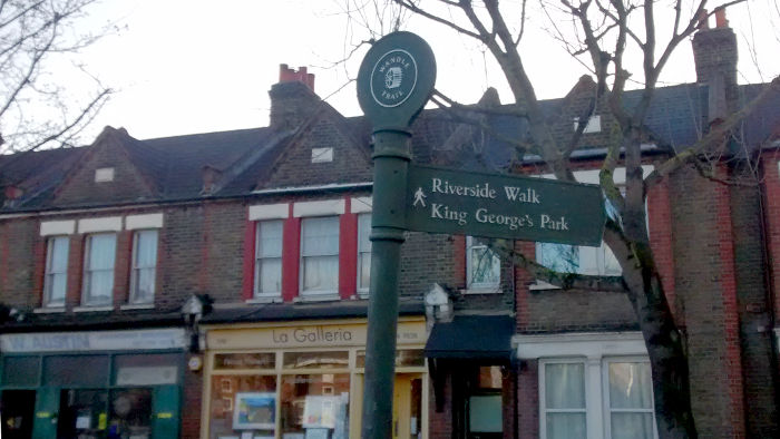sign post in
                            Earlsfield