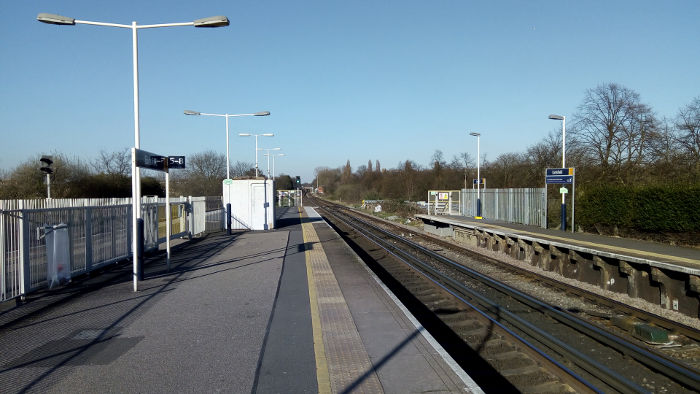 looking up the line towards Clapham
                  Junction from Earlsfield station