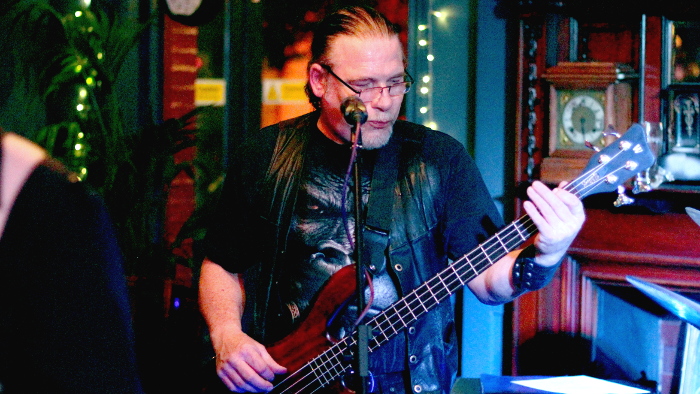 Geoff Paice playing bass for
                  Chain - with no noise reduction