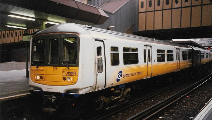 class 319 train in Connex South
                          Central livery