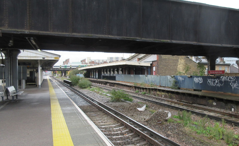 Queenstown Road
                        Station