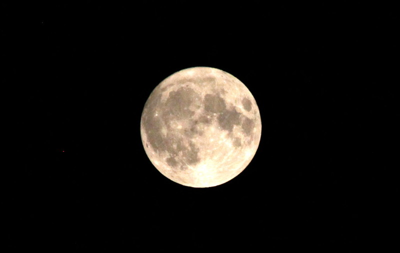 Full moon at approx
                        9.30pm last night
