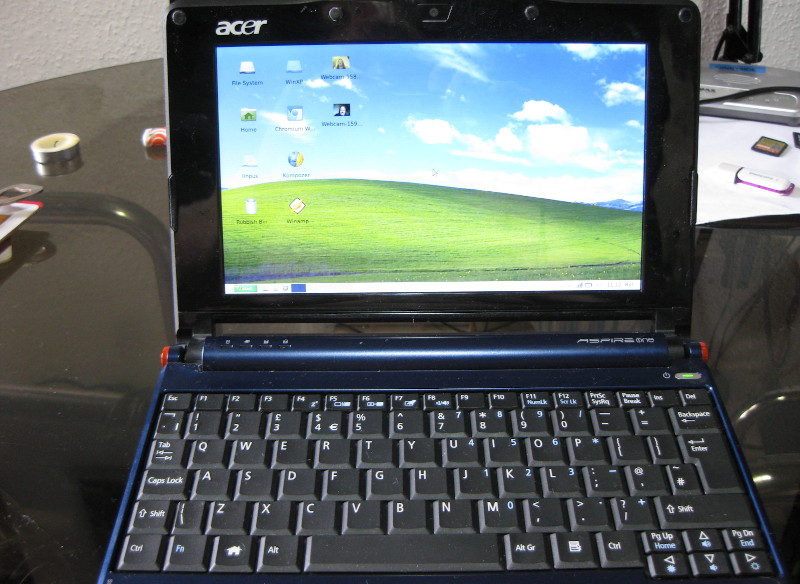 Acer Aspire One
                              netbook