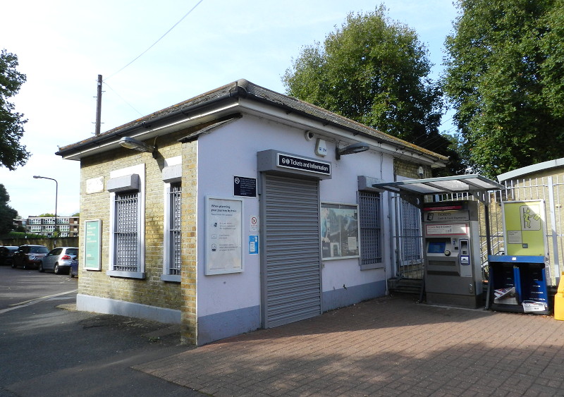 Woolwich
                                      Dockyard station ticket office