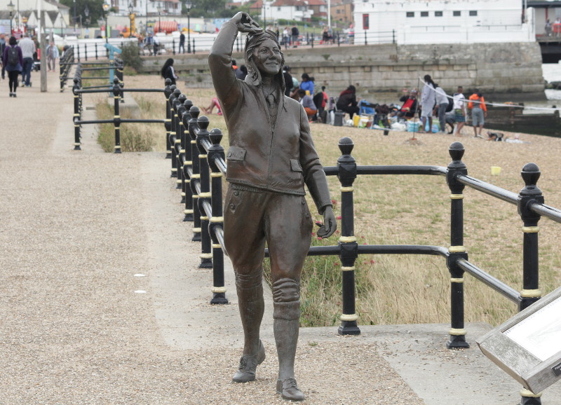 bronze statue of Amy
                                          Johnson
