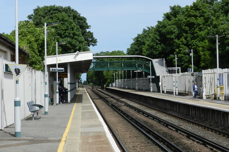Looking along
                              Ewell East station