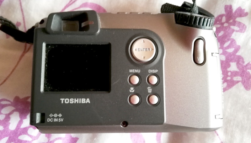 Toshiba PDR-M61 rear