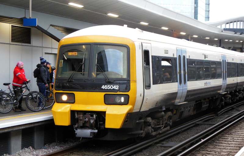 Class 465 train