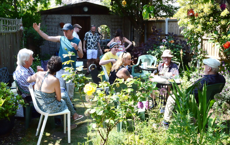 people in the
                              garden