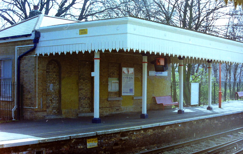 Ladywell
                              platform 2
