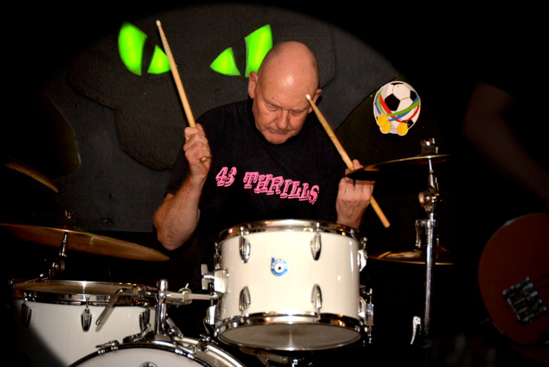 Dangerous Dave Pearce -
                                            drummer