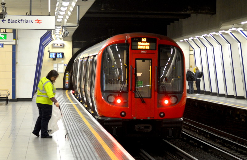 District line S7
                                                stock train