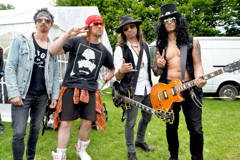 Guns 2 Roses posed