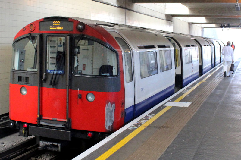 Piccadilly Line
                                                train