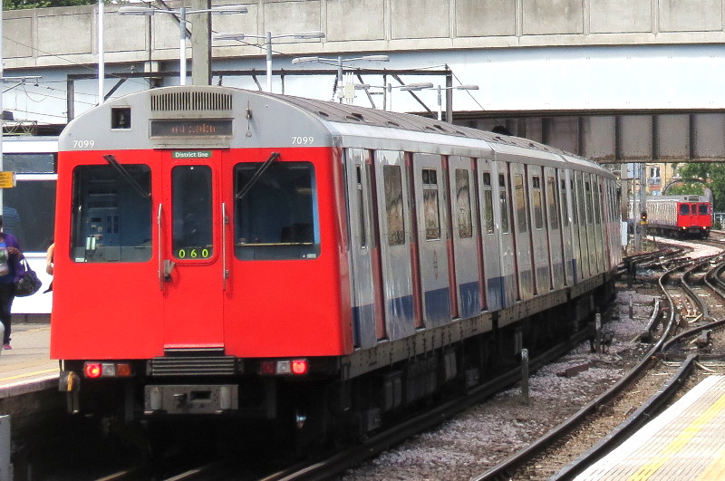 District Line D78
                                                train