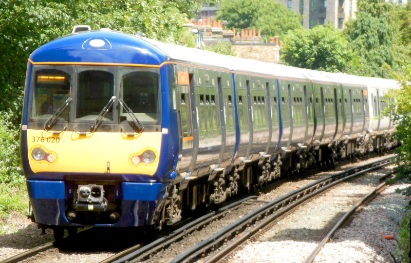 376020