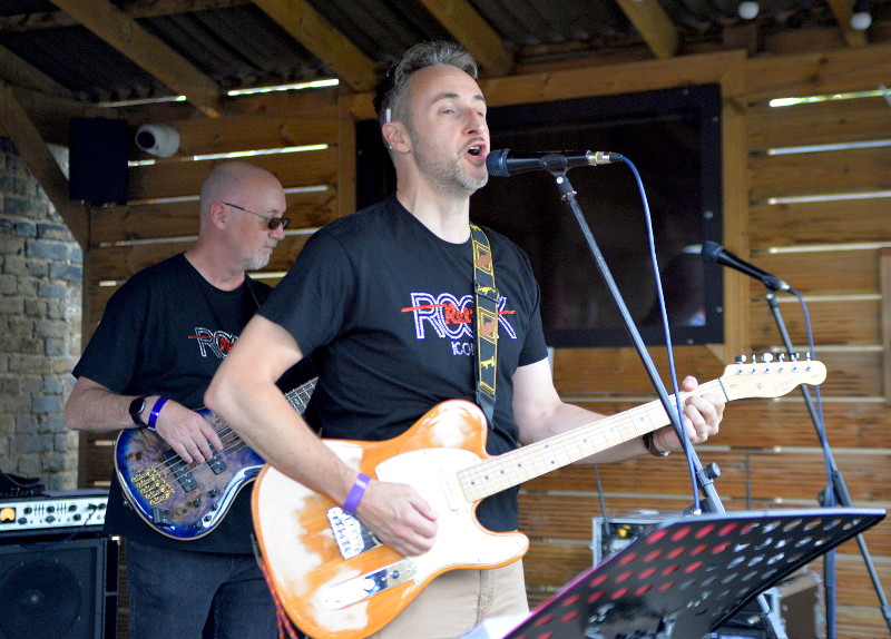 Simon
                                      Dixon