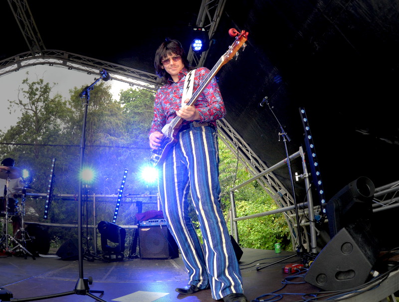 Bass
                                      player