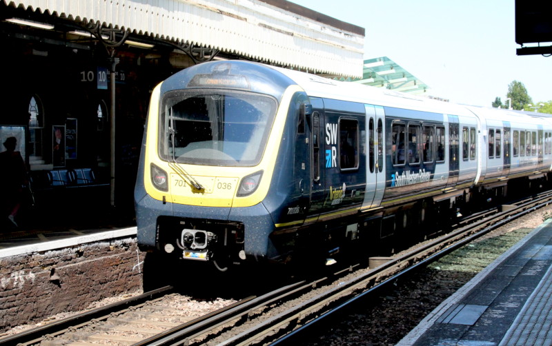 701036