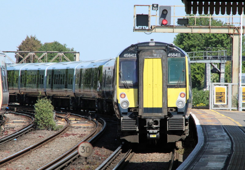 458411